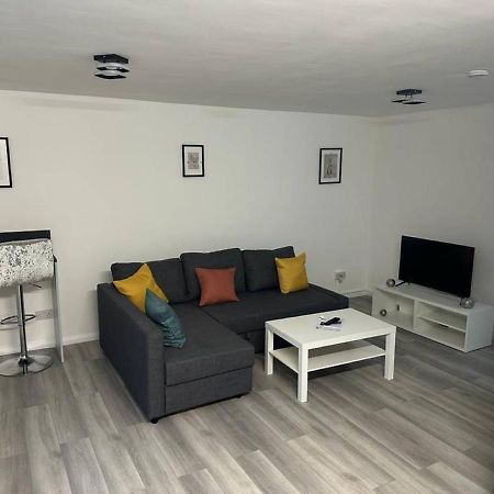 Stylish Apartment At Carlton Grove London Eksteriør billede