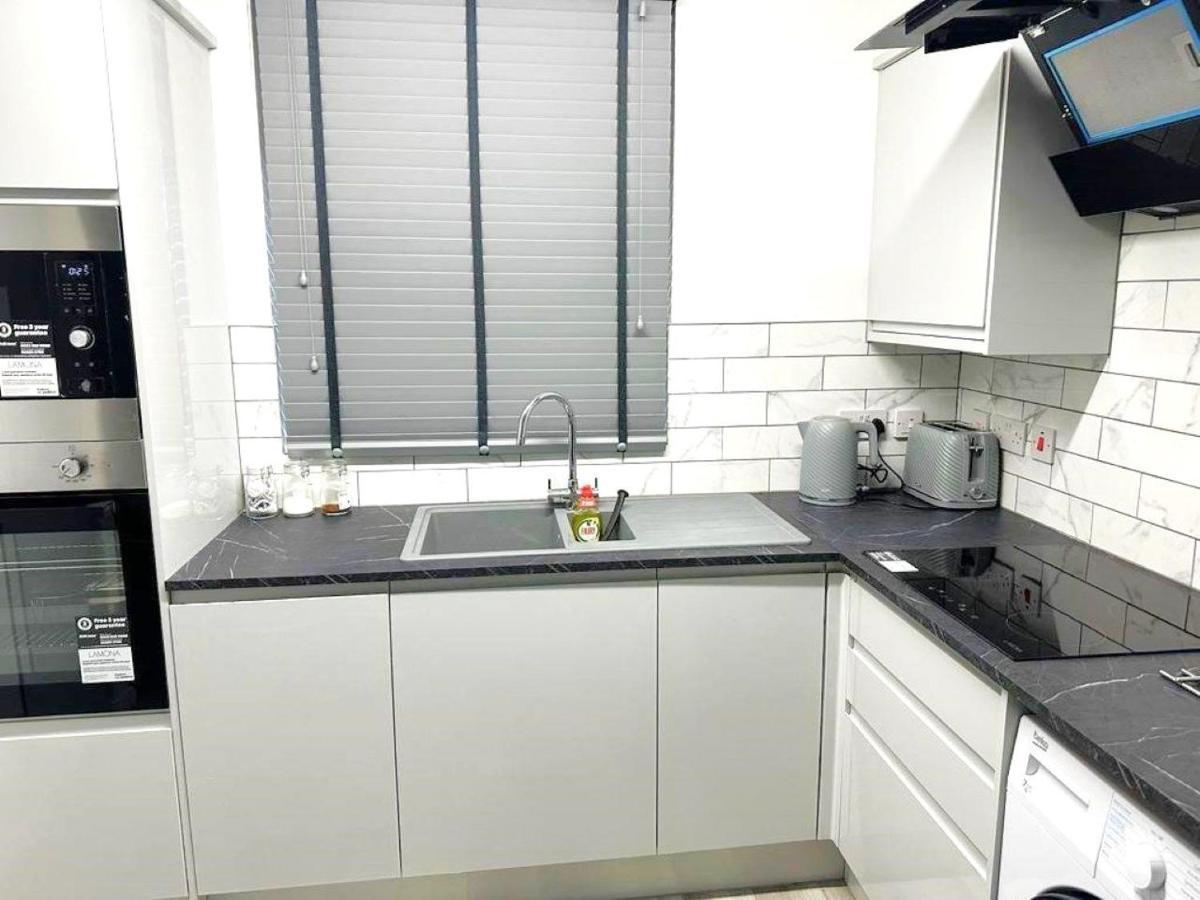 Stylish Apartment At Carlton Grove London Eksteriør billede